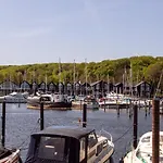 Strandtangen 3*