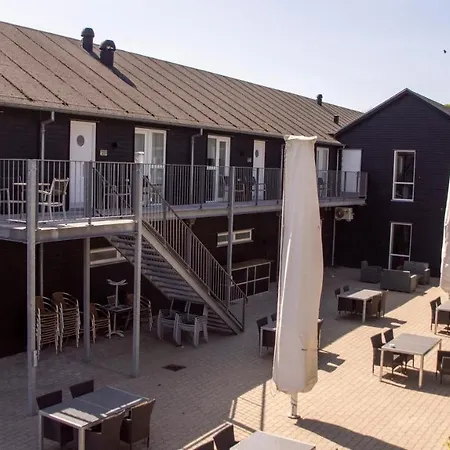 Strandtangen 3*