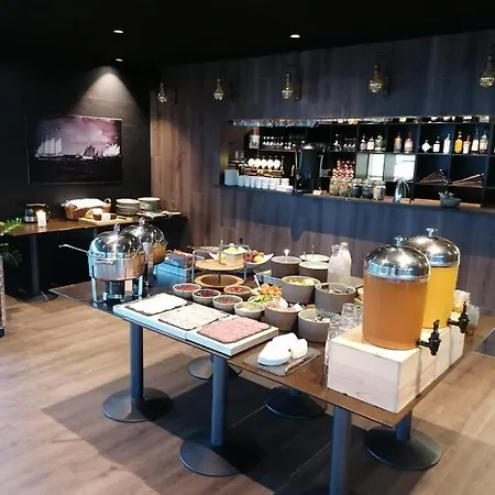 Hotel Strandtangen 3*