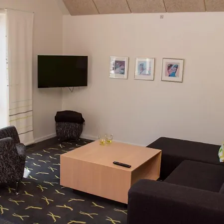 Hotel Strandtangen 3*