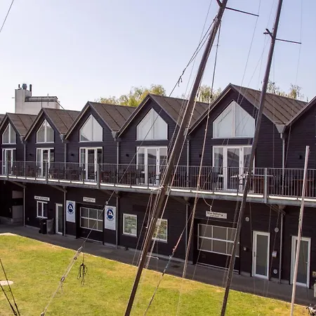 Hotel Strandtangen 3*