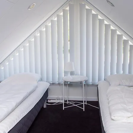 Strandtangen 3*