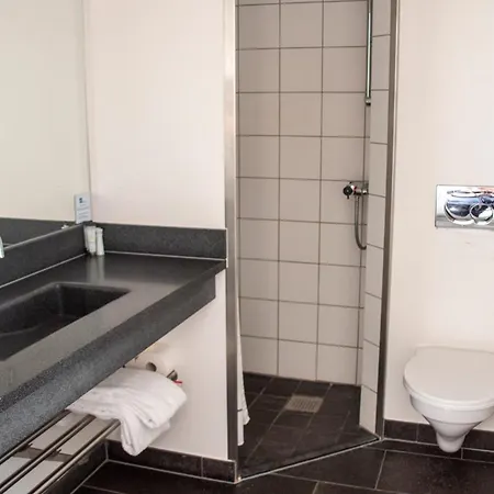 Strandtangen 3*