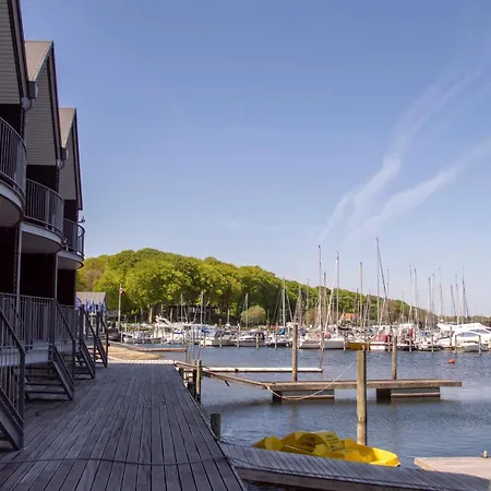 Hotel Strandtangen 3*