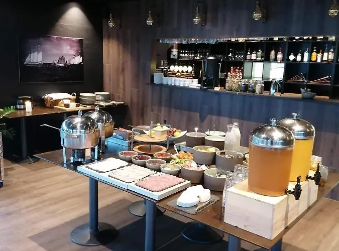 Hotel Strandtangen 3*