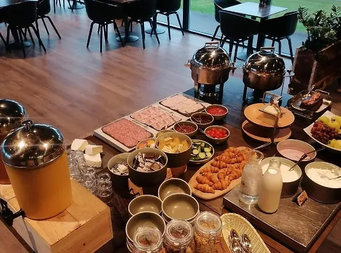 阿特瑞德坦根酒店 3* 斯基沃