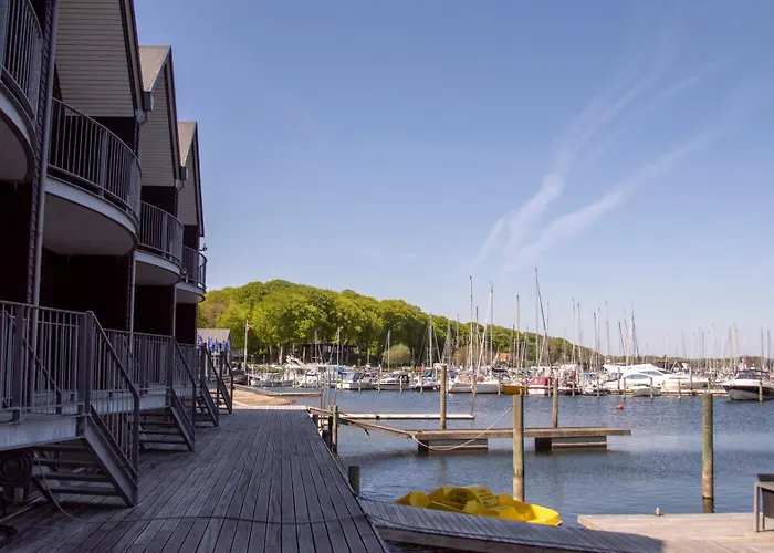 Hotel Strandtangen 3*