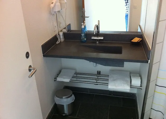 Strandtangen 3*