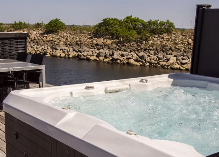 Hotel Strandtangen 3*