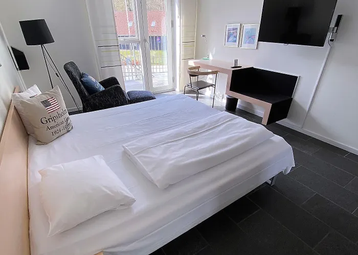 Hotel Strandtangen 3*