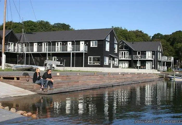 Hotel Strandtangen 3*